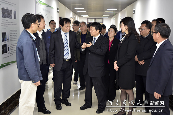 科技部副部长黄卫调研期间详细了解相关科研进展 科技部副部长黄卫调研期间详细了解相关科研进展